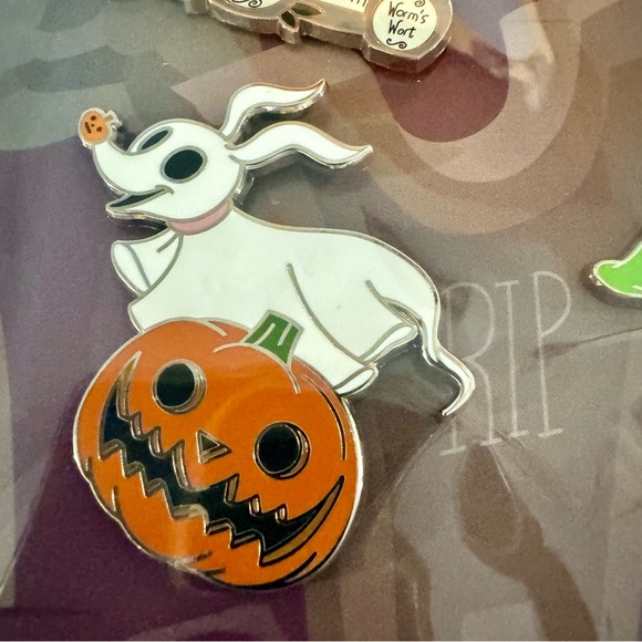 NWT. Disney Parks Nightmare Before Christmas 4 pin booster set of pins - Picture 5 of 14